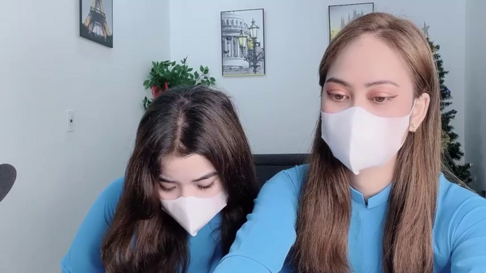 Mono-Stewardesss