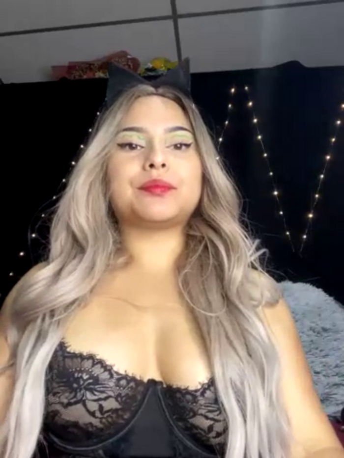 dayanaraenstrip