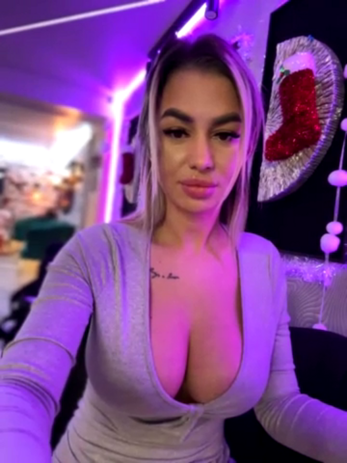KirstieVegas