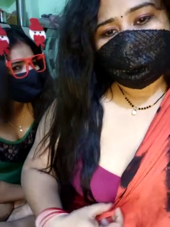 Indian_hotmilfs