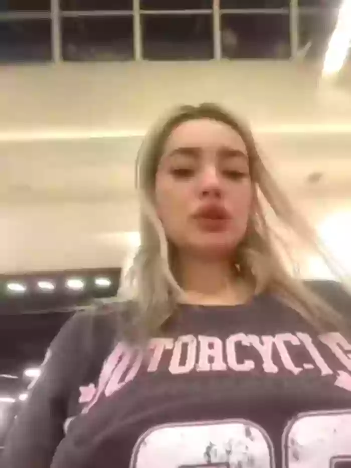 2023/12/25/stripchat-sextazy-09-59-09