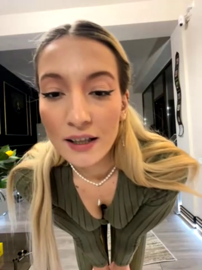 Ella_Charm