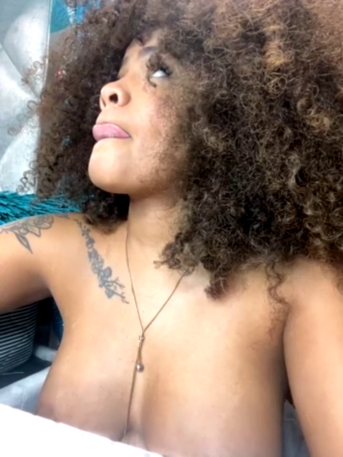 riri_brunnete