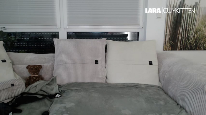 Lara-CumKitten