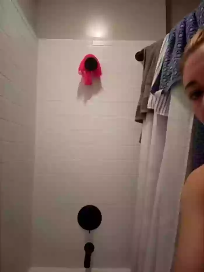 2024/01/01/stripchat-hollytattoo-16-15-39