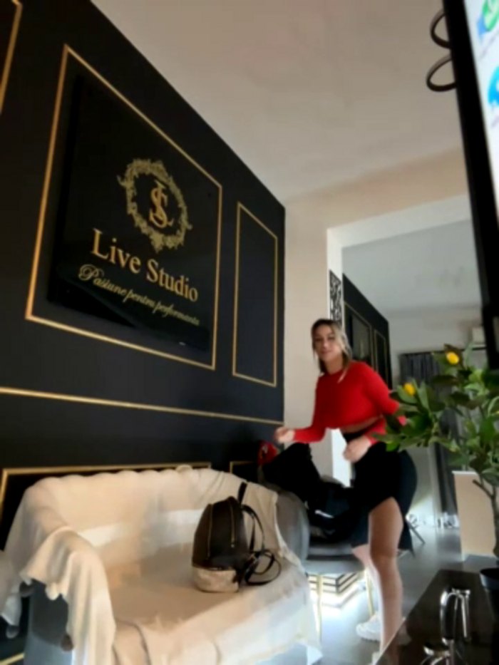 KirstieVegas