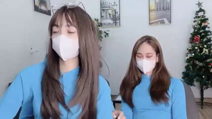 Mono-Stewardesss