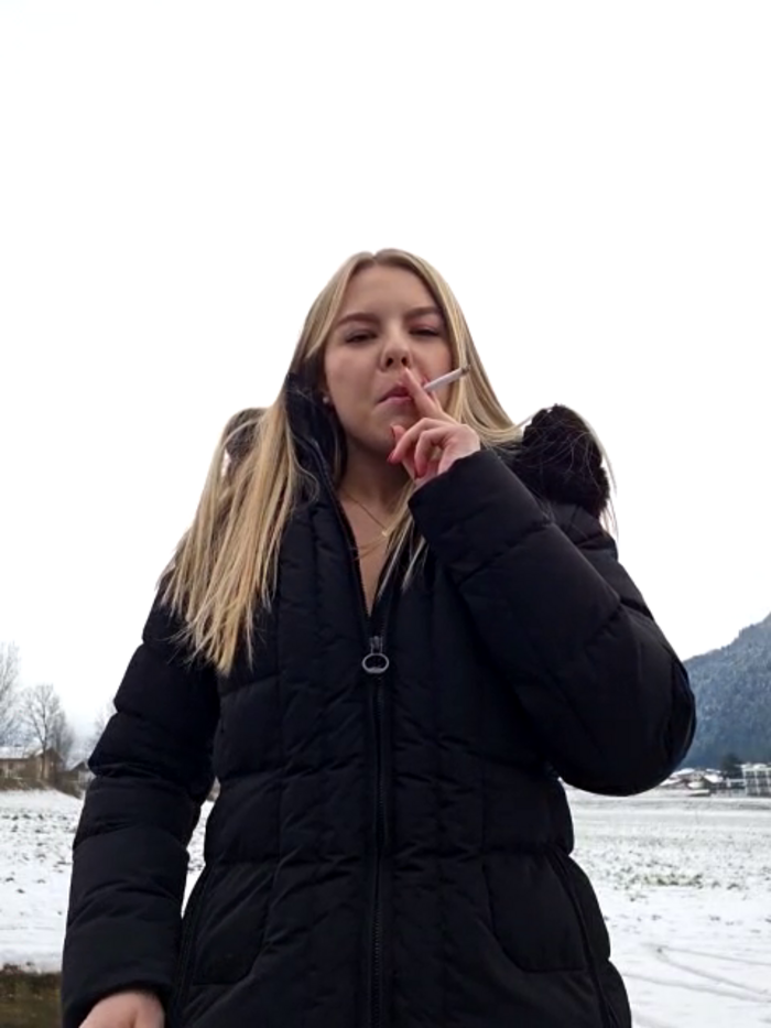 LaraBlond