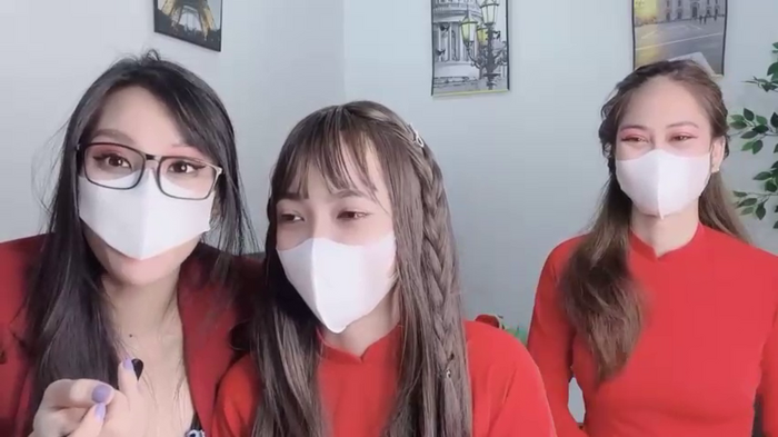Mono-Stewardesss