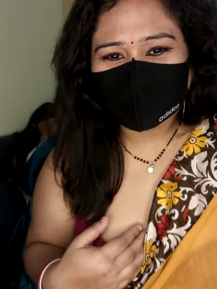 Indian_hotmilfs