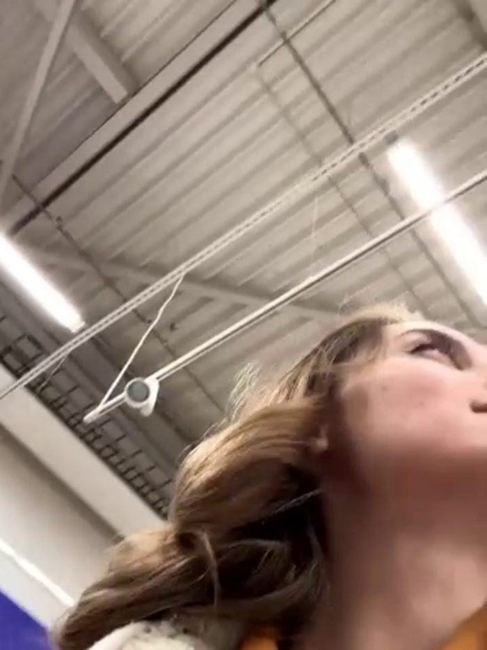 -AngelAri-