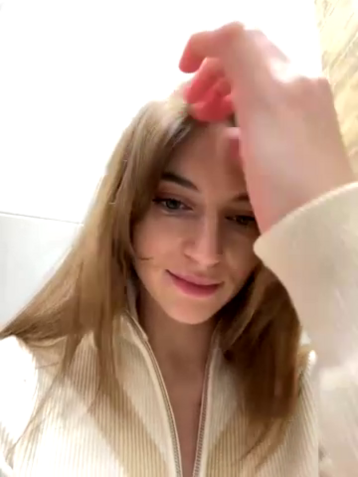 -AngelAri-