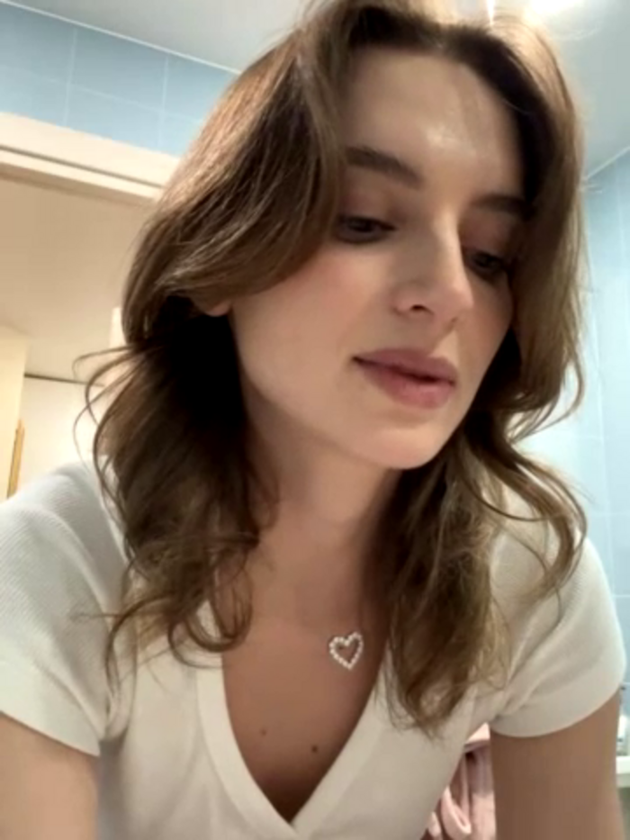 -AngelAri-