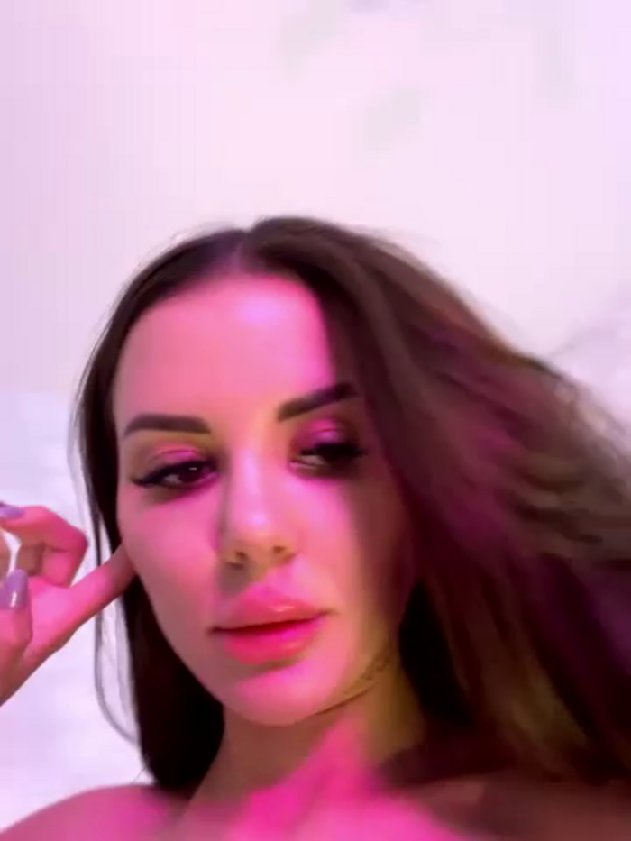 Alina_Vibe_Me