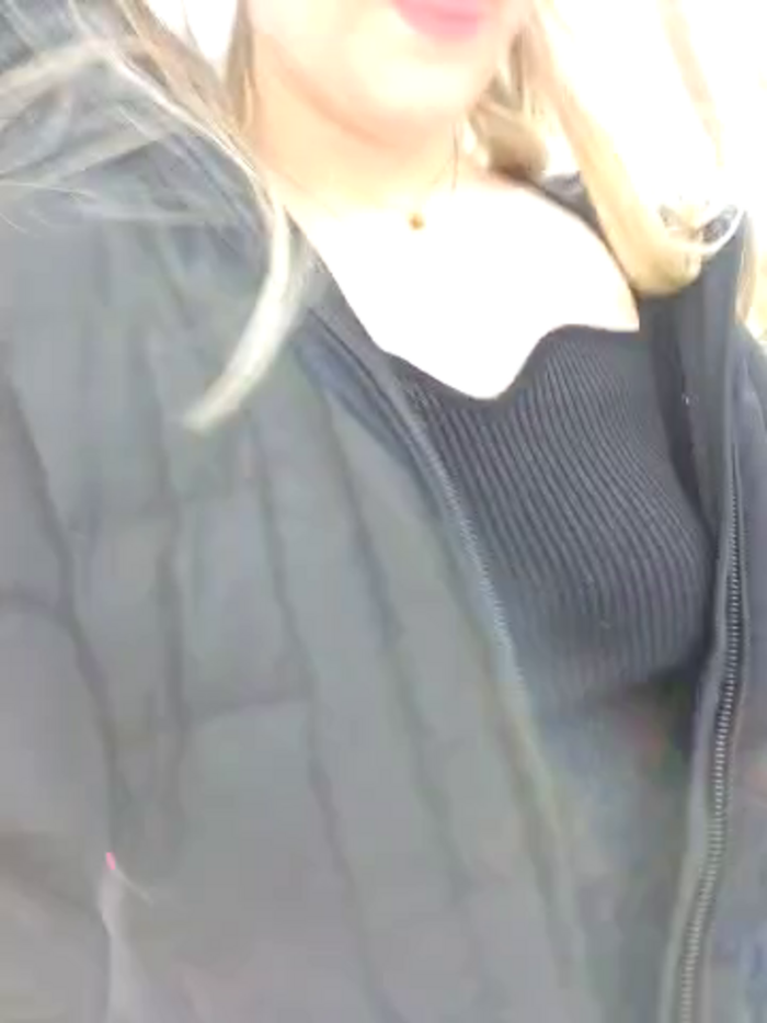 LaraBlond