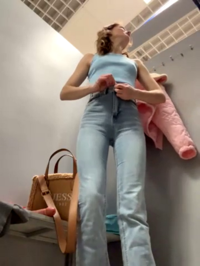 -AngelAri-