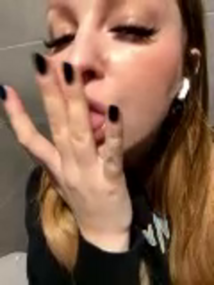 Teya_moon_