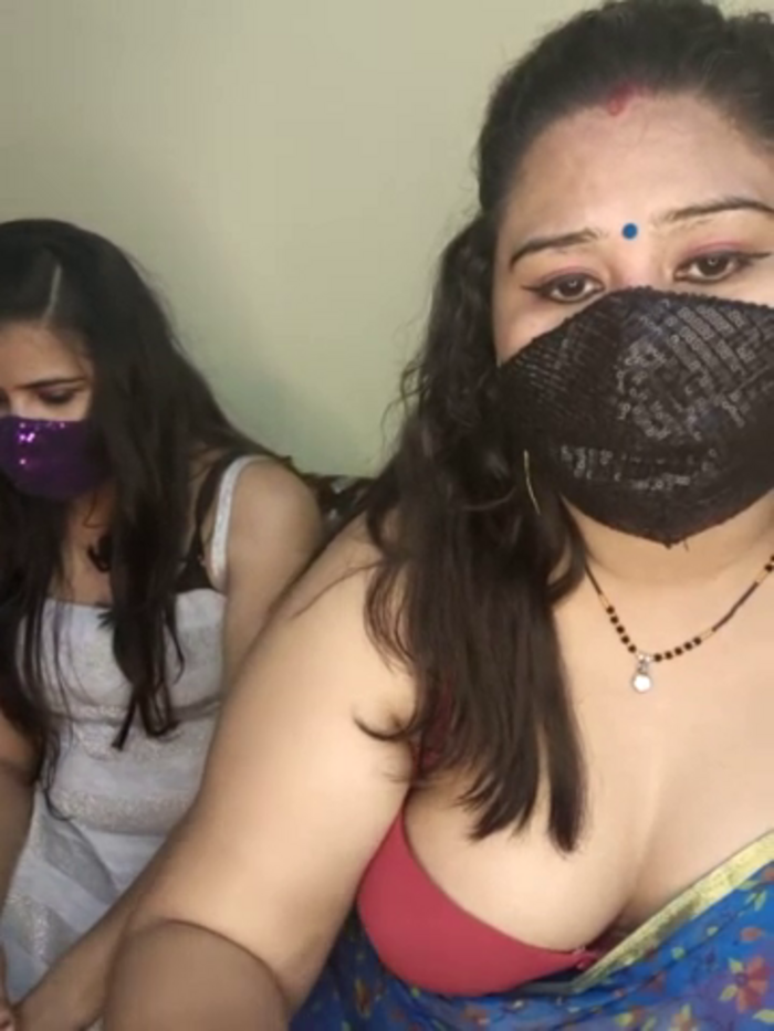 Indian_hotmilfs