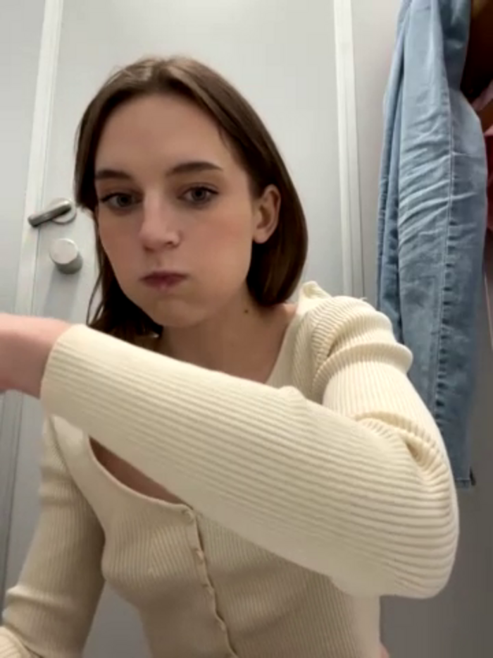 -AngelAri-
