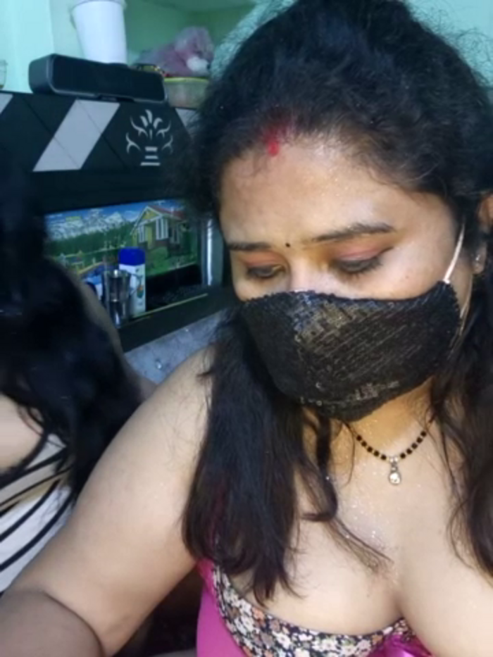 Indian_hotmilfs