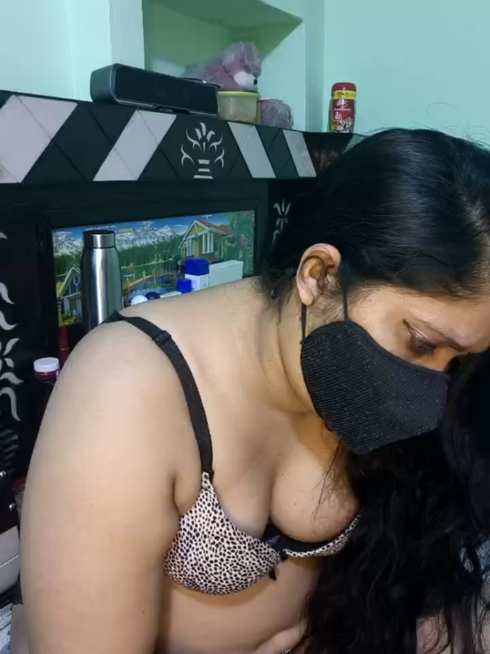 Indian_hotmilfs