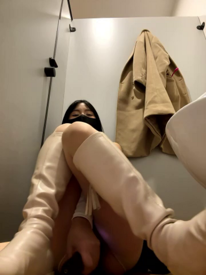 Asia-Lynn