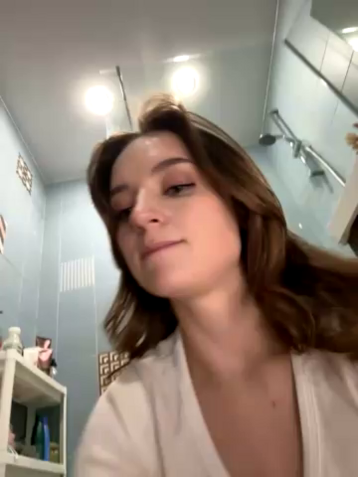 -AngelAri-