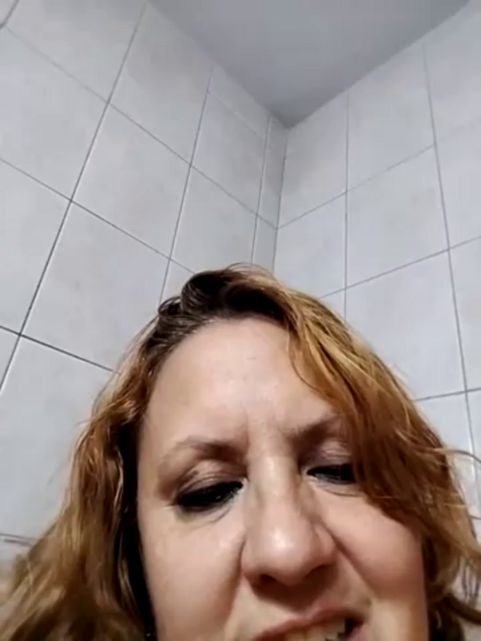 Hotbabysucks1