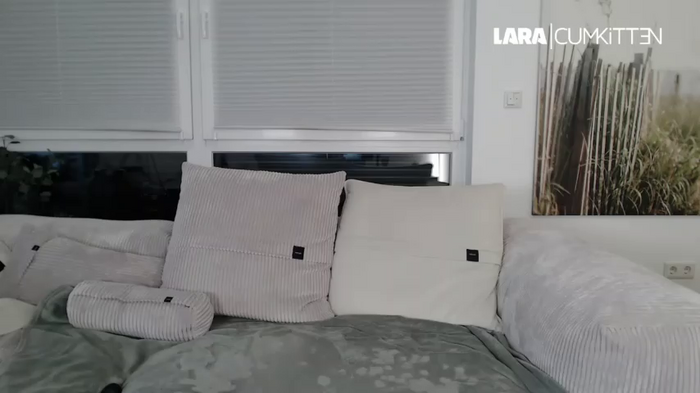 Lara-CumKitten
