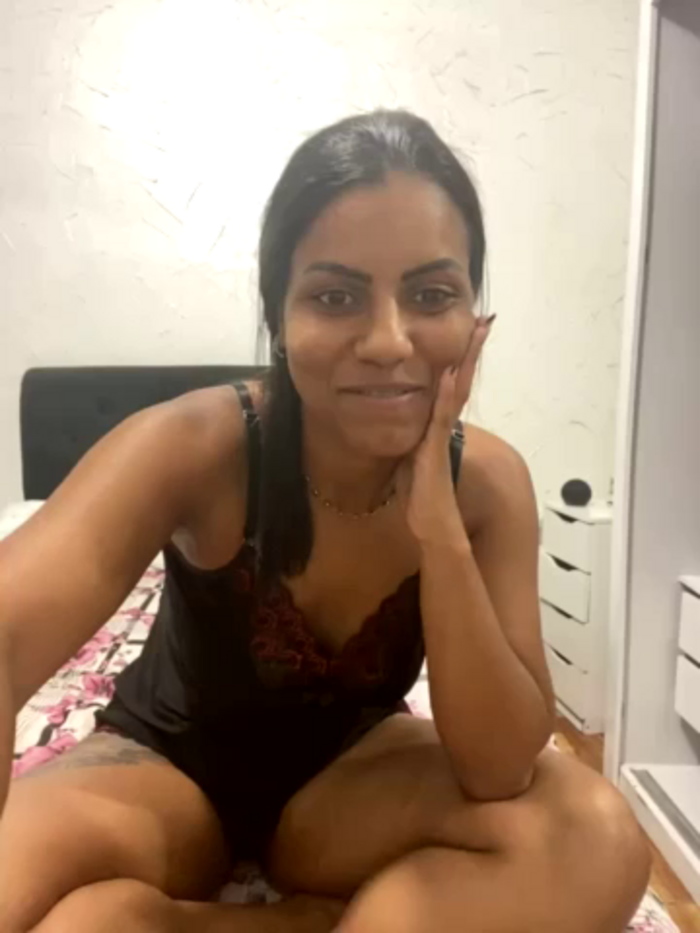 Bella_Anjoss