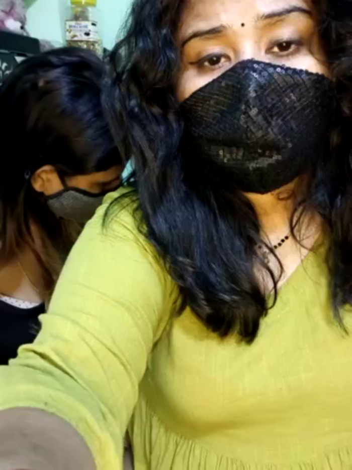 Indian_hotmilfs