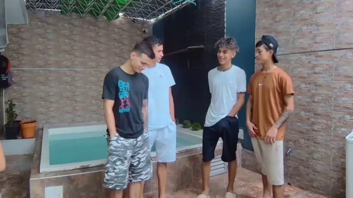badguyss_bisex