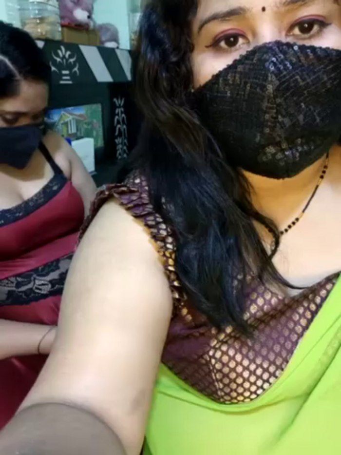 Indian_hotmilfs