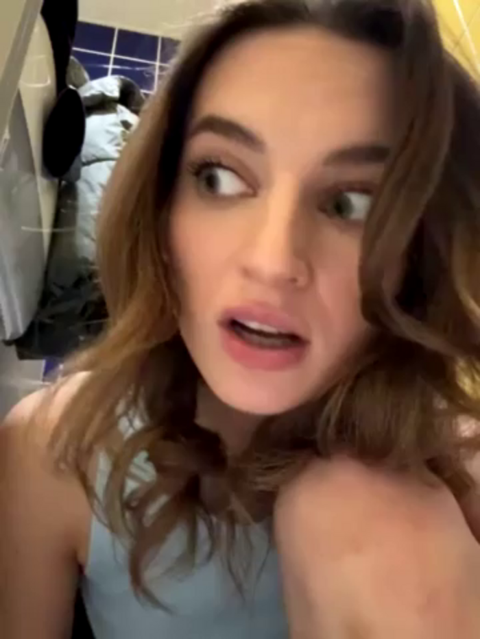 -AngelAri-