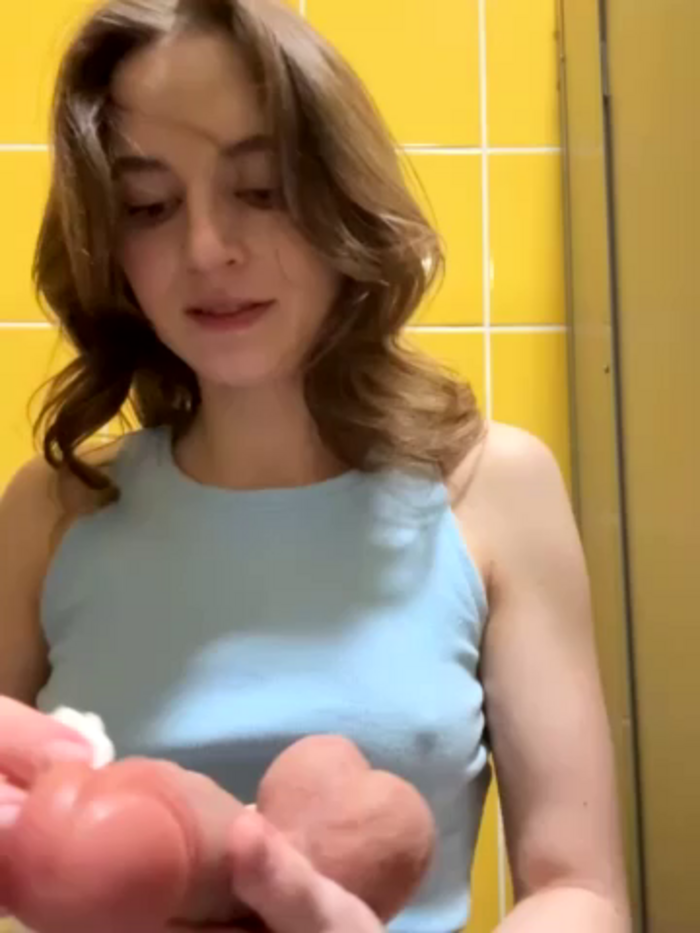 -AngelAri-