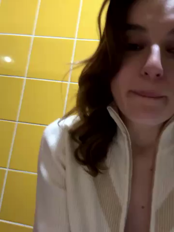 -AngelAri-