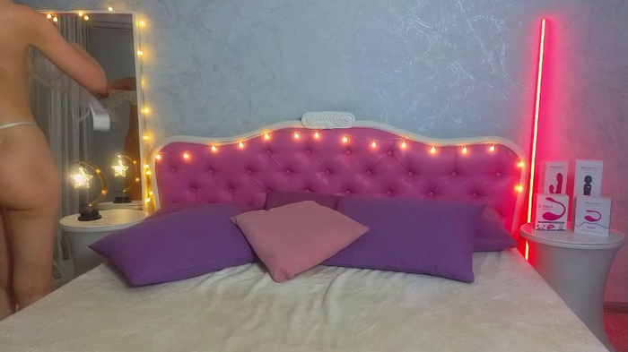 Ariana_Petite