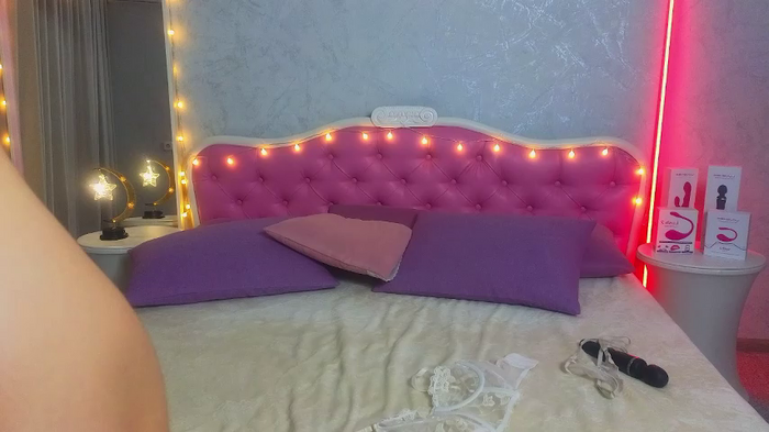 Ariana_Petite