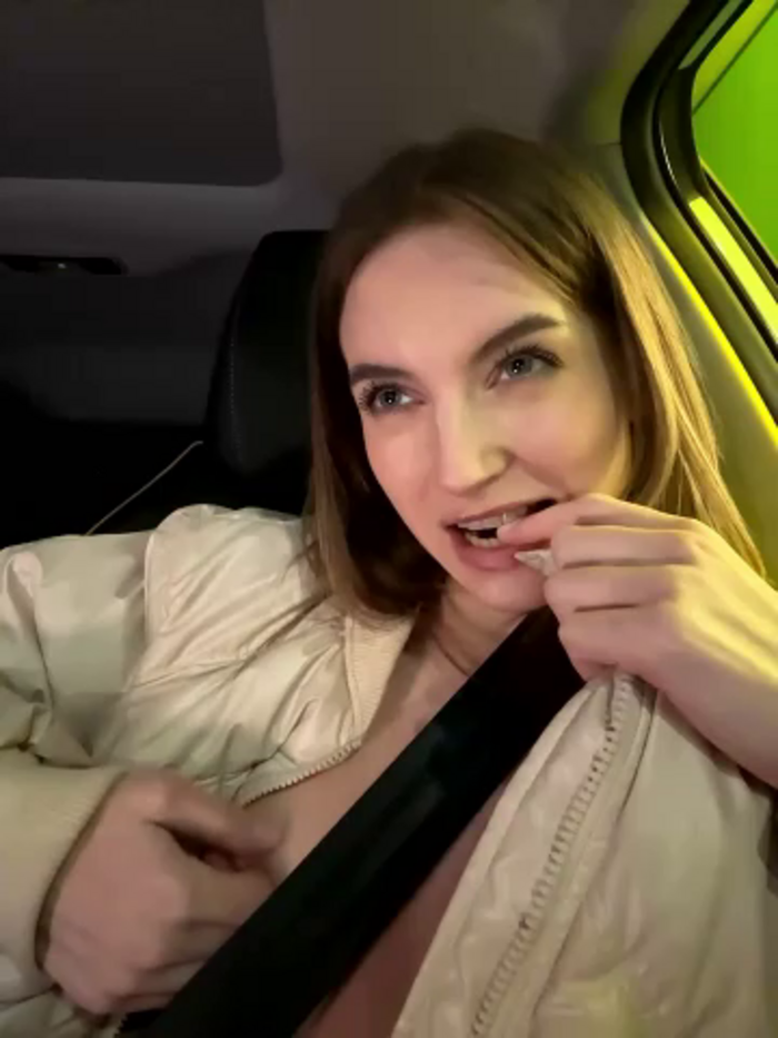 -AngelAri-