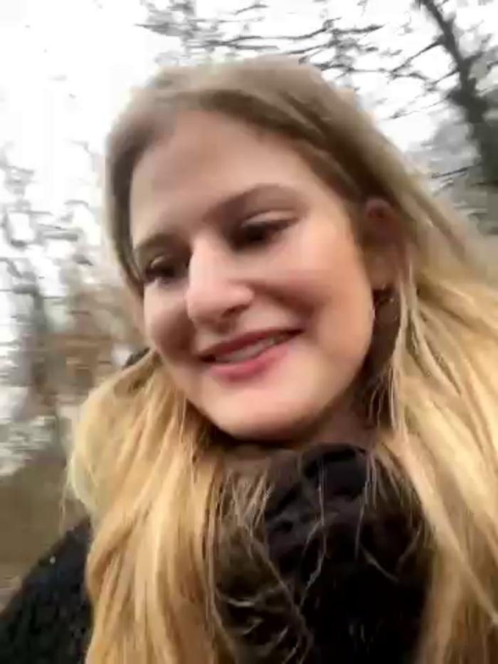 Busty-Ellie