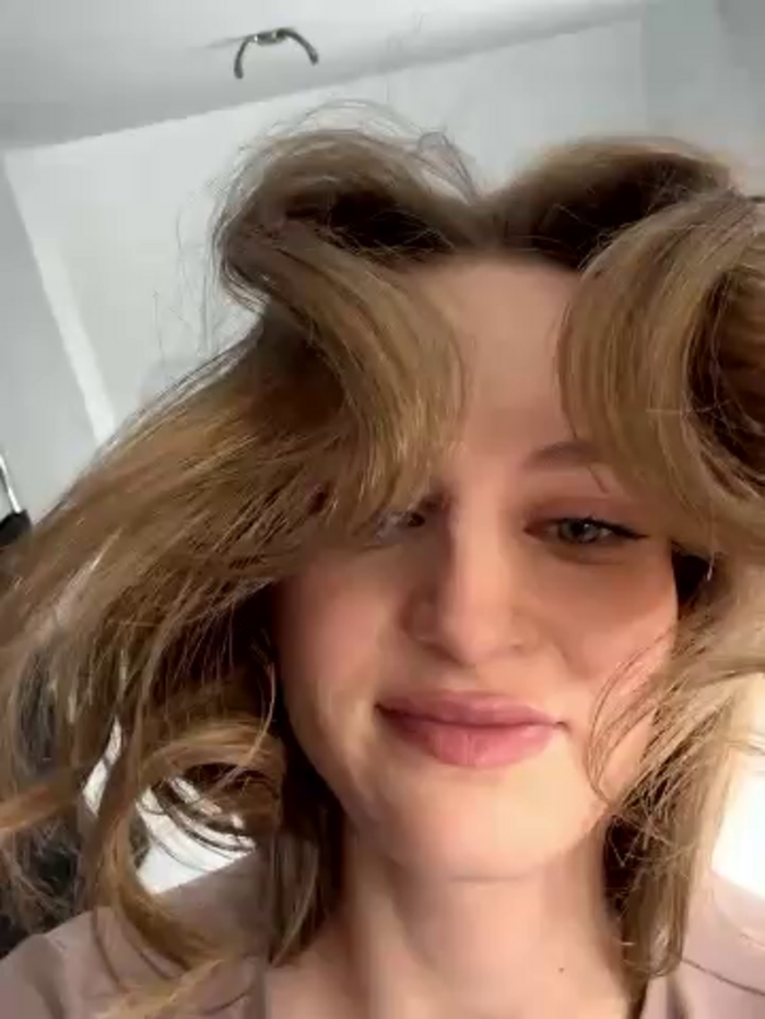 -AngelAri-
