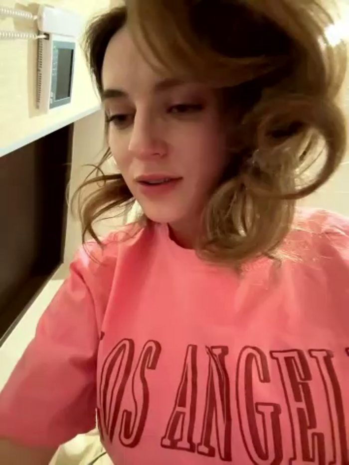-AngelAri-