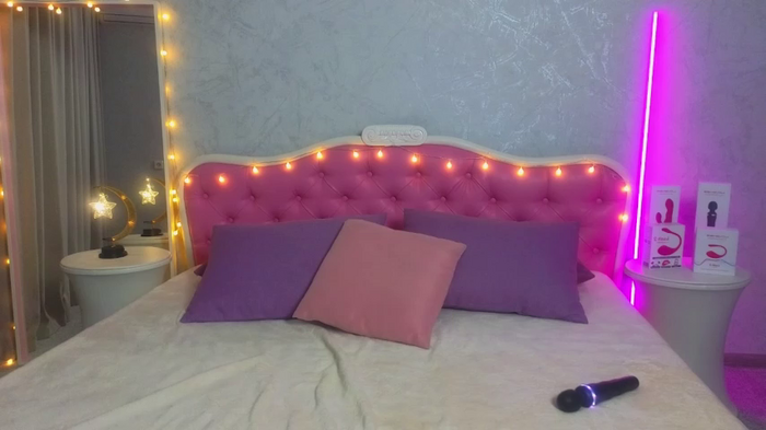 Ariana_Petite