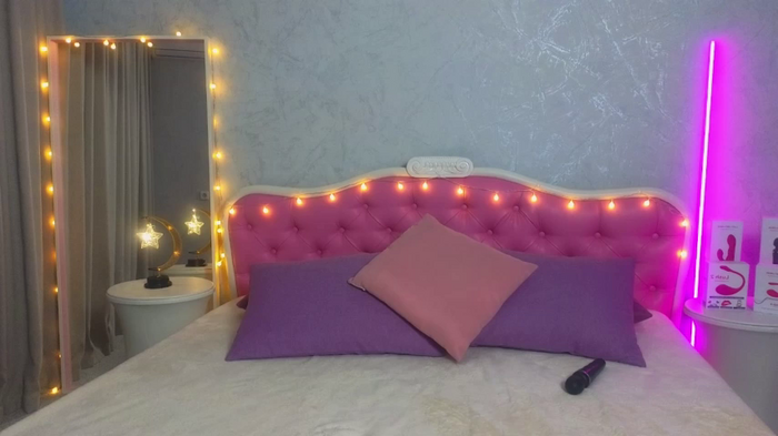 Ariana_Petite