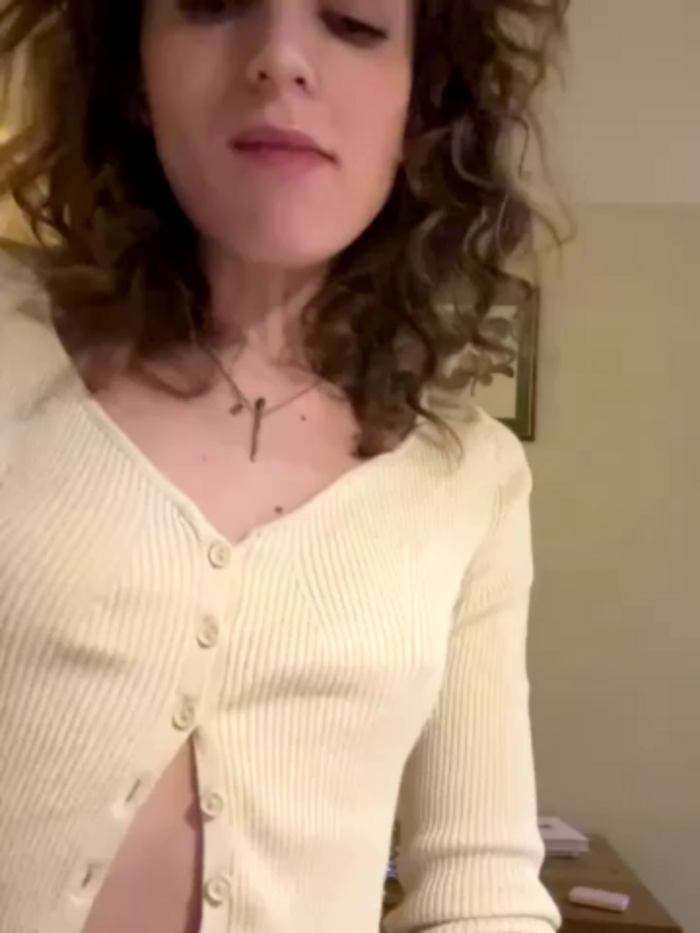 -AngelAri-