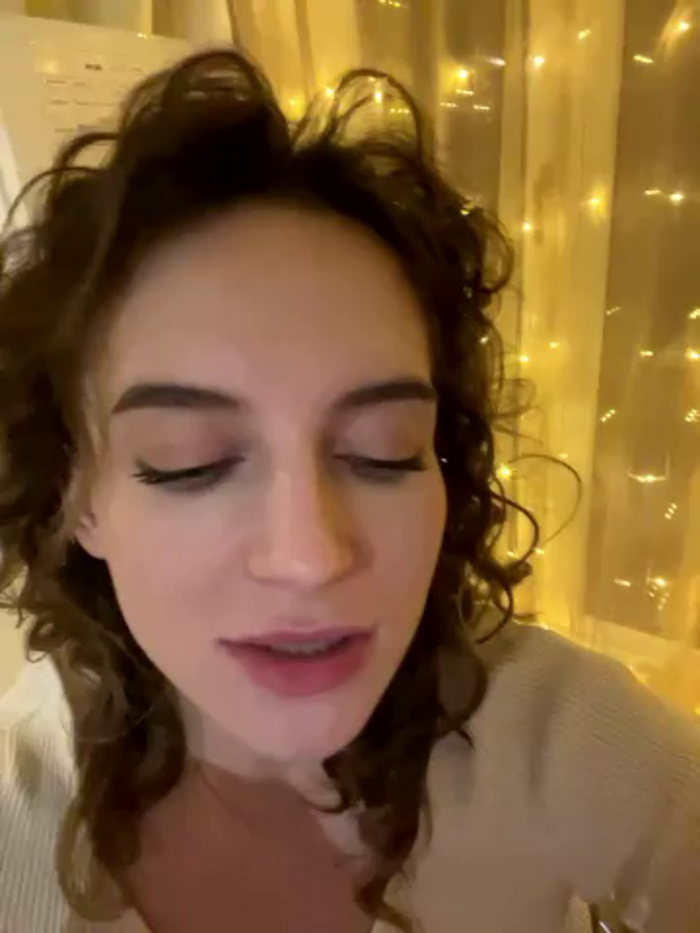 -AngelAri-