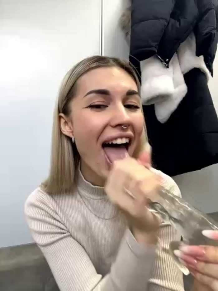 Charming_Ritta