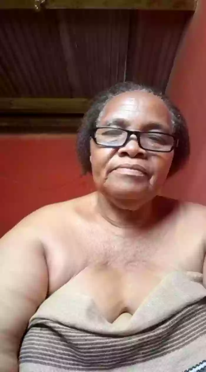 naughtygrannyXXX Stripchat Cam Show on Feb, 22 2024, at 09:14:01 UTC