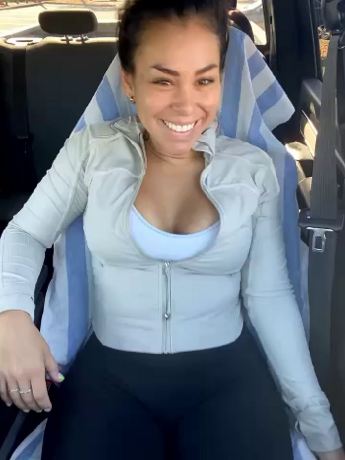 PublicPlaygirl_Lea