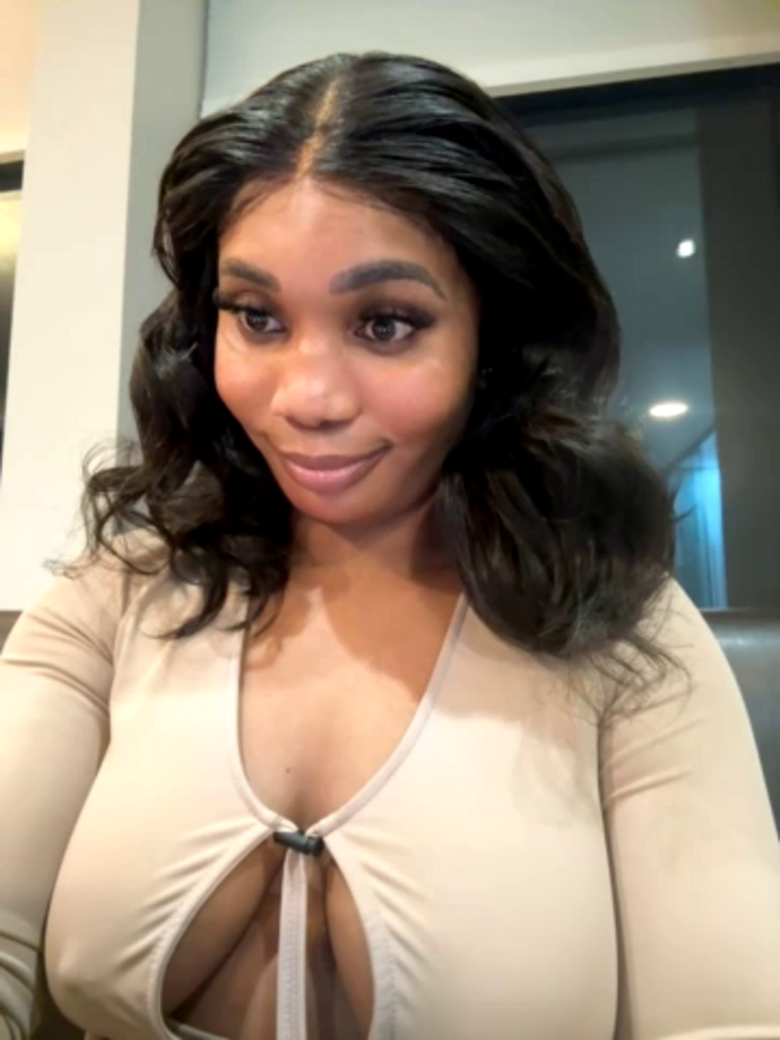 __Nessa__